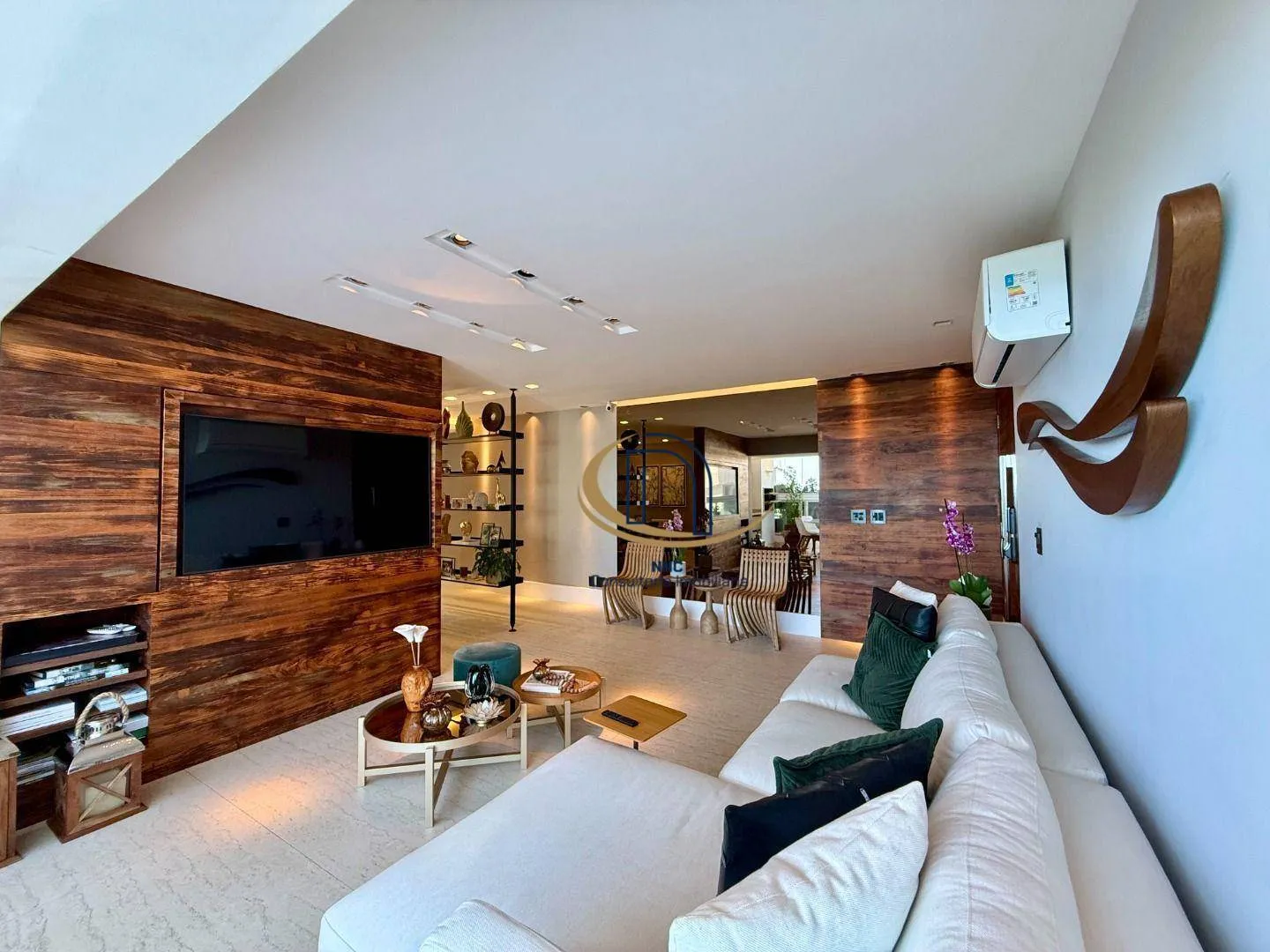 Front-facing penthouse with 215 m² and 4 bedrooms — photo 5