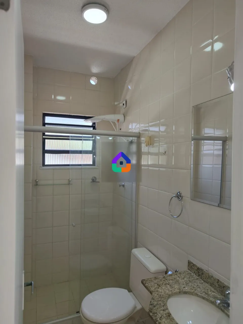 2-bedroom house with a gas stove in the kitchen — photo 10