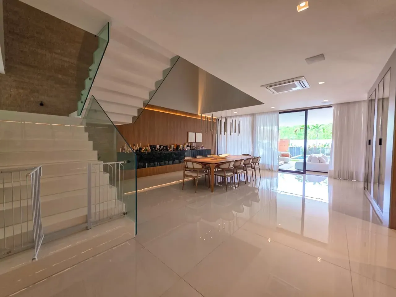 Furnished house, 920 m², with a bathtub — photo 33