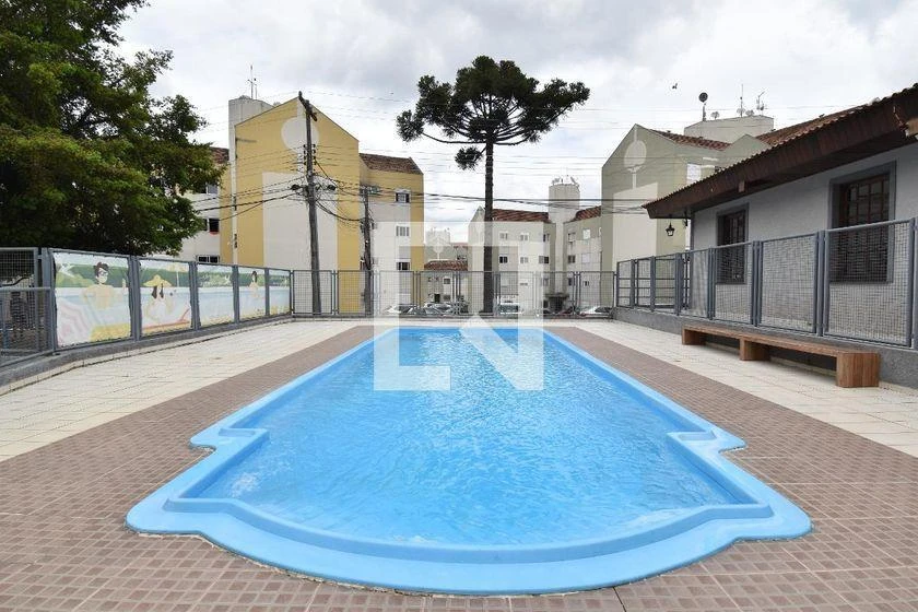 3-bedroom apartment in a building with a pool — photo 10