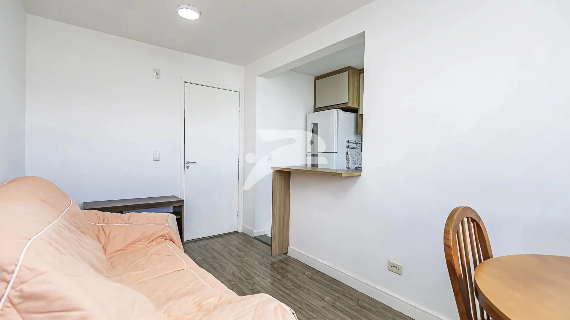 2-bedroom apartment with a washing machine in Curitiba — photo 8