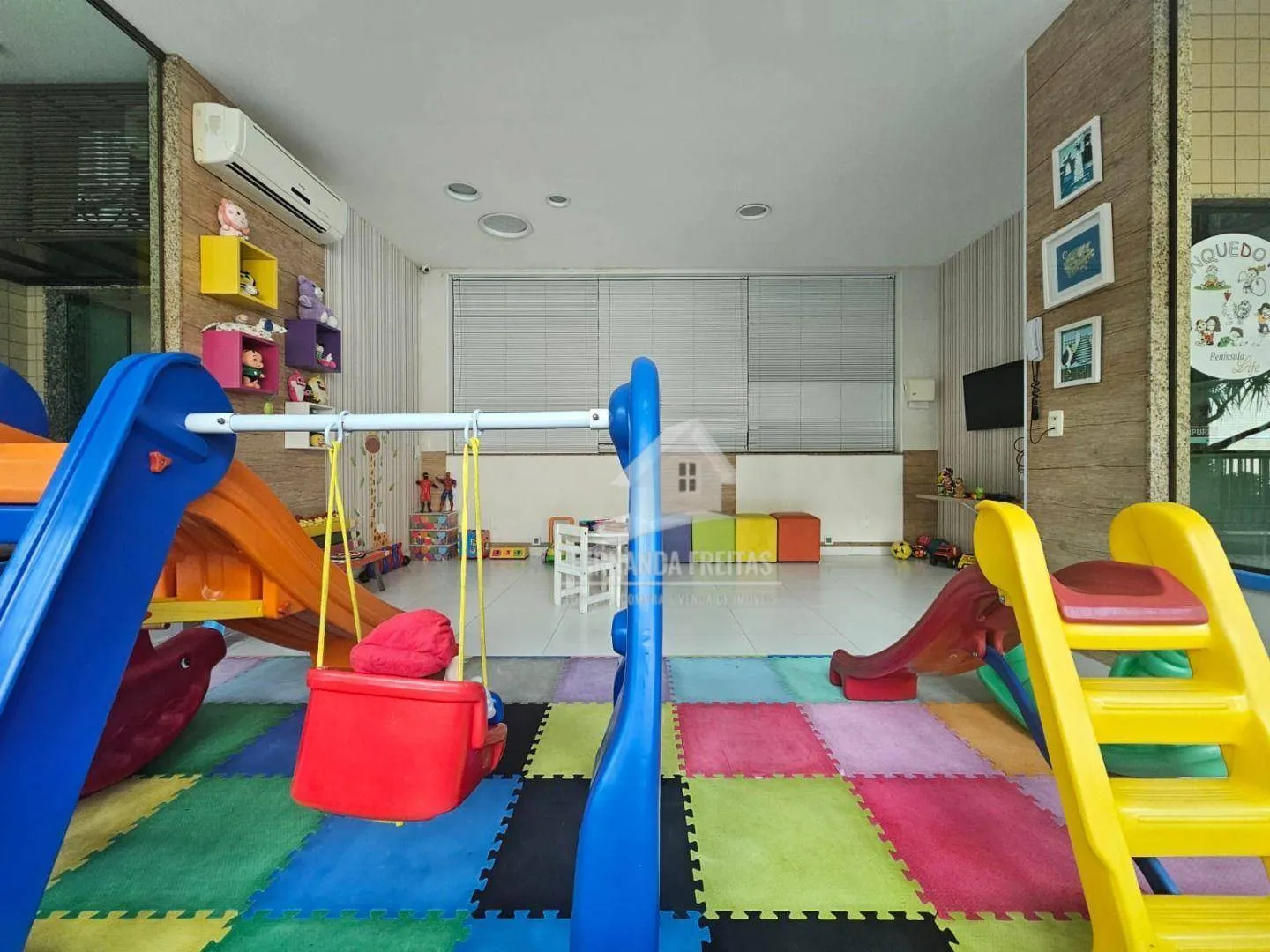 210 m² apartment with 3 bedrooms and glassed balcony — photo 38