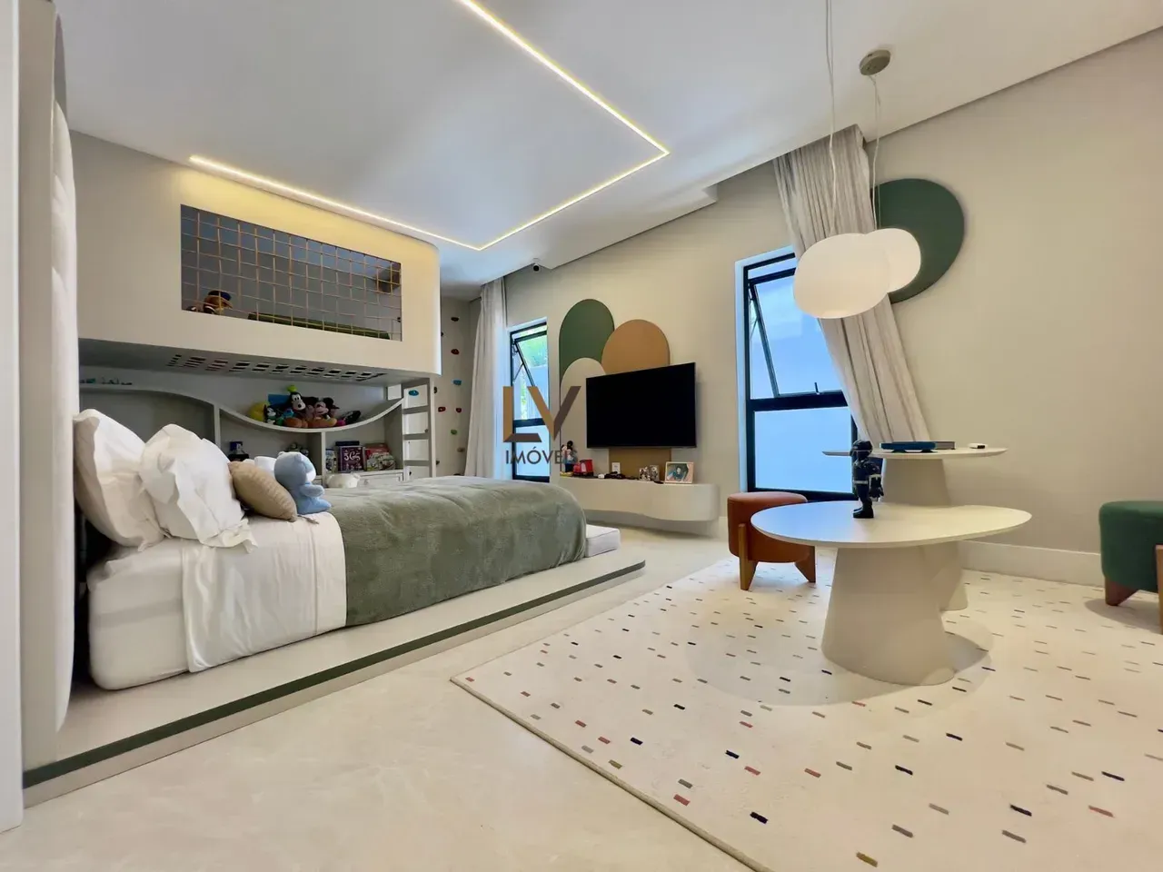 Furnished house with 800 m², 5 bedrooms and open-plan kitchen — photo 40