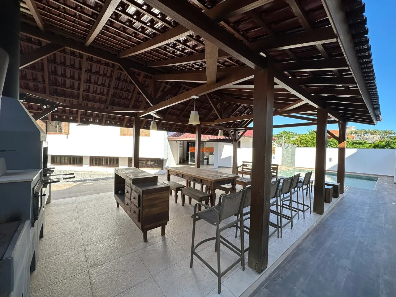 House with 5 bedrooms and a grill on the balcony — photo 17