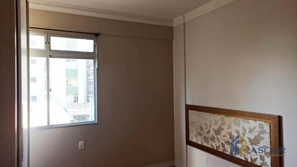 1-bedroom apartment with living room and air conditioning — photo 11