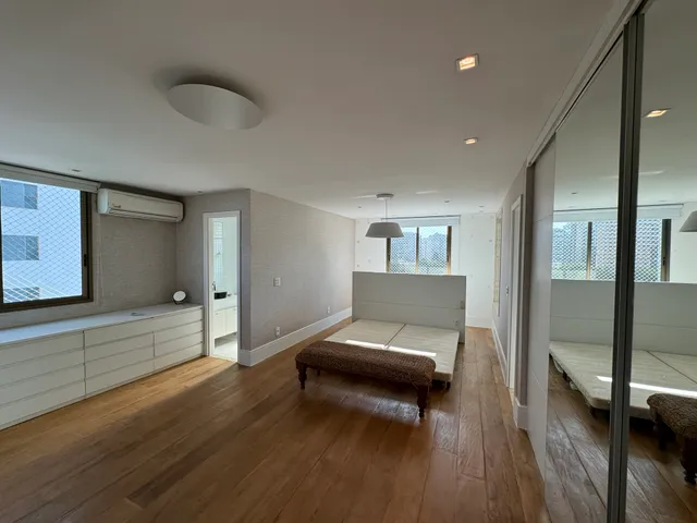 Apartamento com 3 dormitórios e varanda envidraçada — photo 20