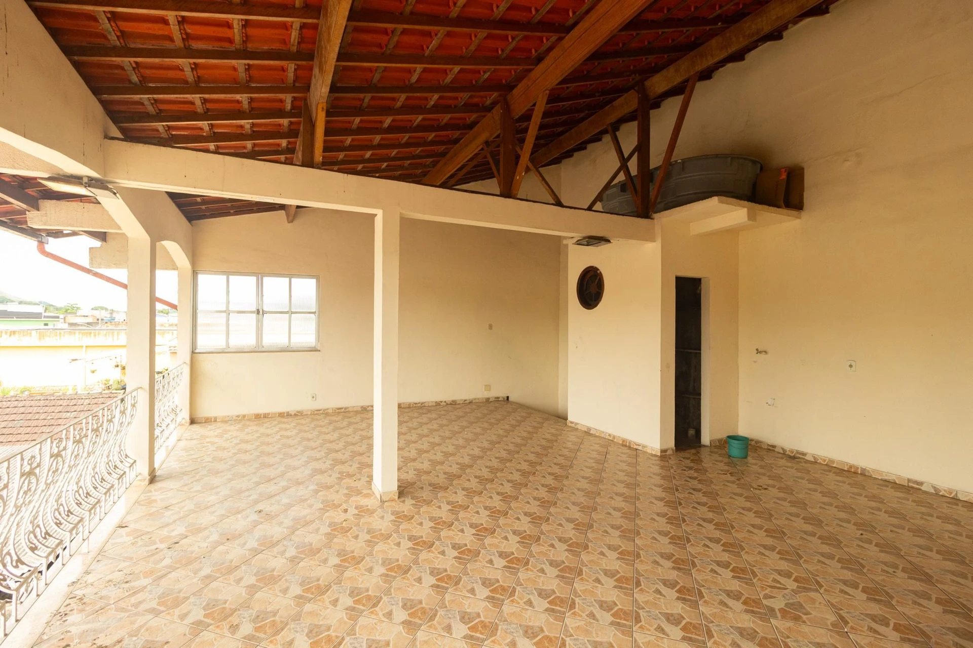 250 m² house with a garden and a mountain view — photo 19