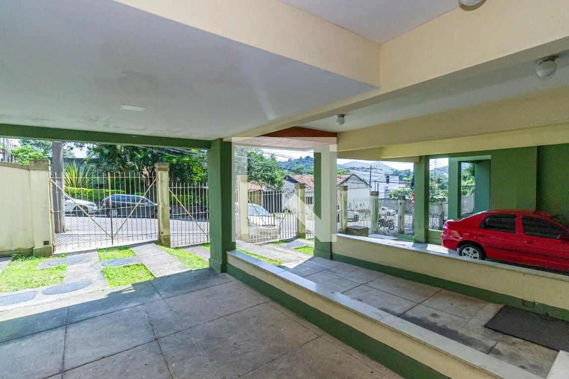 Furnished apartment with 2 bedrooms and a balcony — photo 12