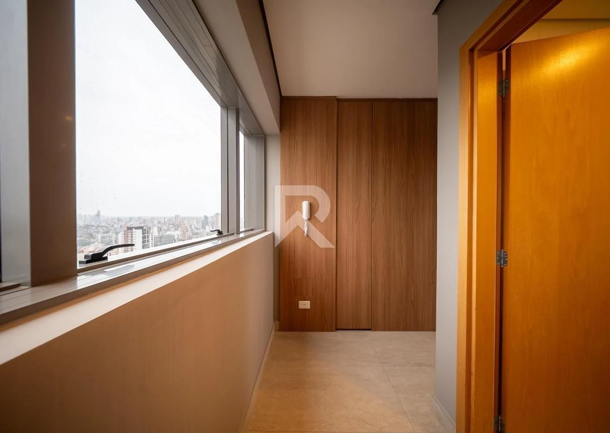 Floor-to-ceiling windows in a 2-bedroom apartment, 109 m² — photo 32