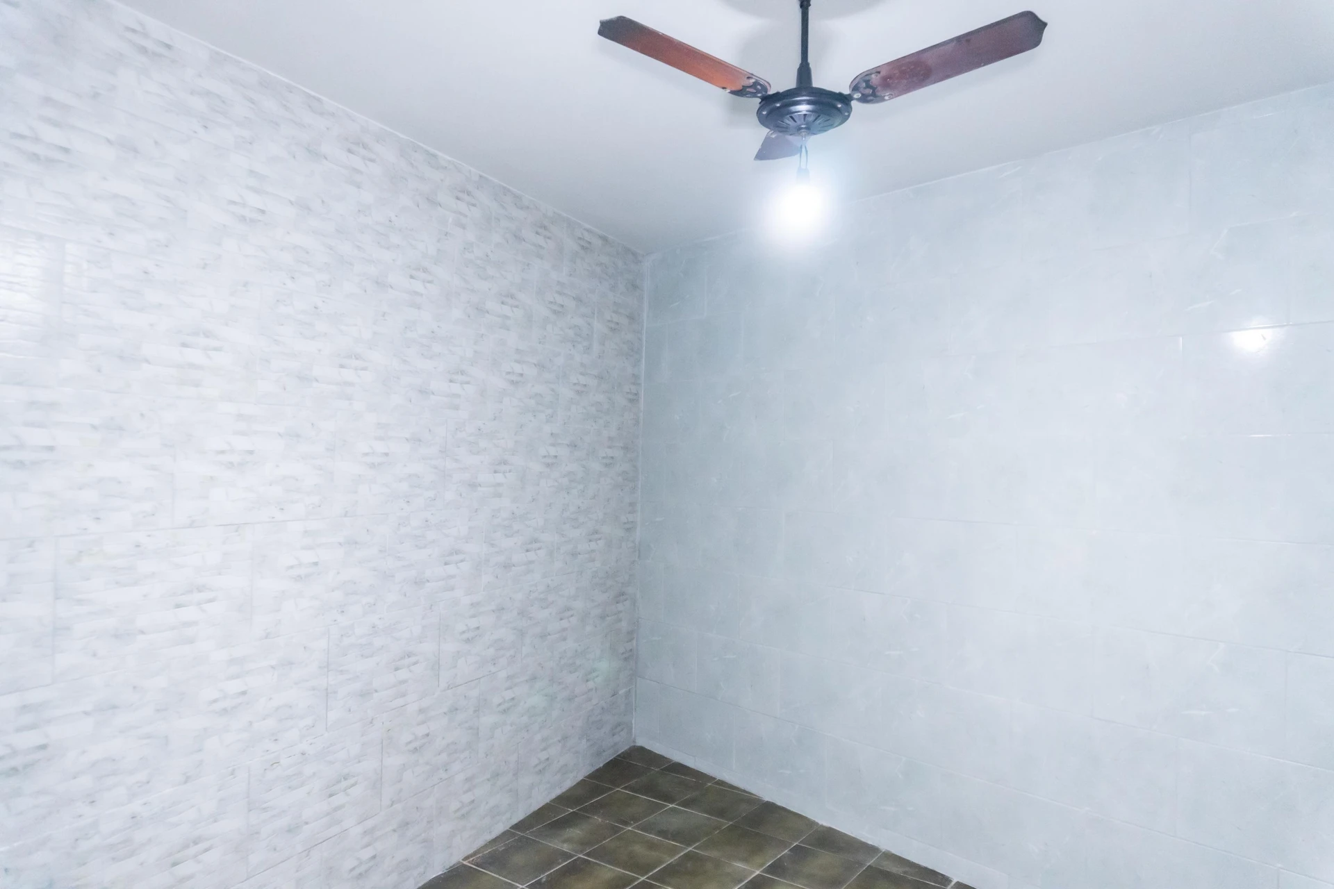 House with 1 bedroom and a separate kitchen — photo 31