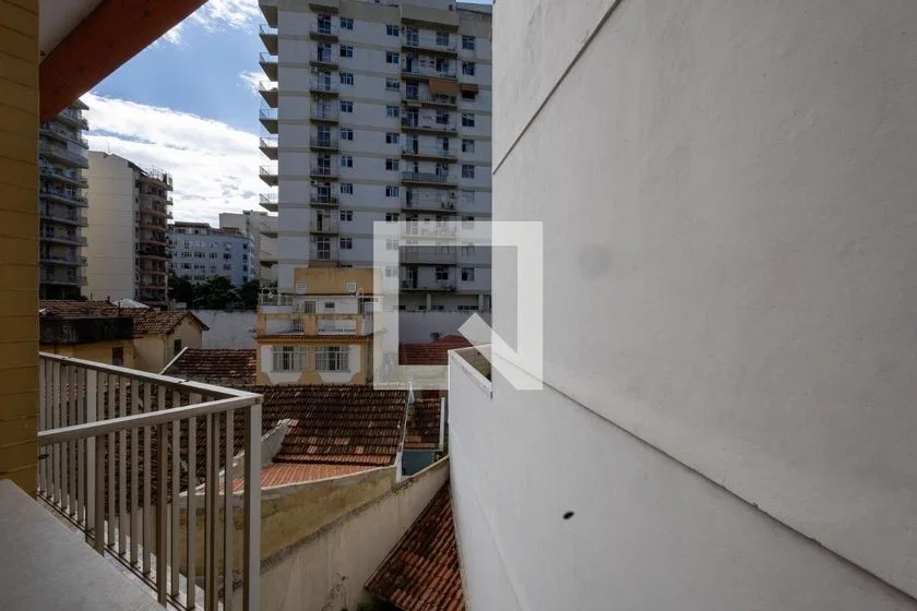 Apartment, 77 m², with wood or laminate floors — photo 8