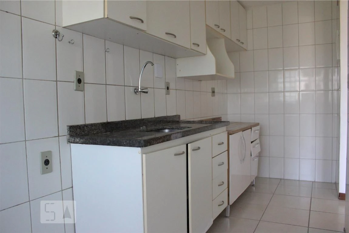2-bedroom apartment with a balcony and shared pool — photo 17