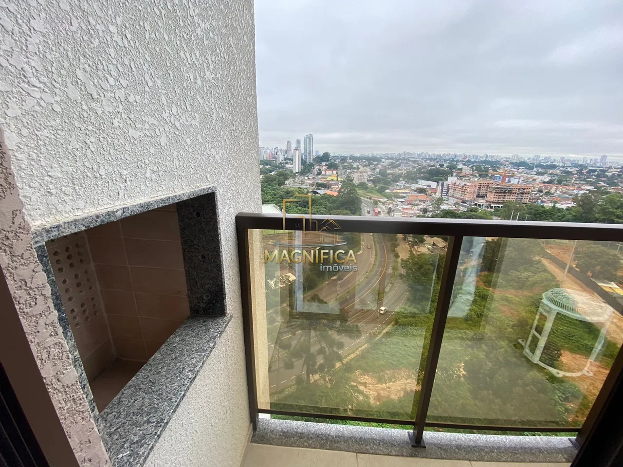 Estudio amueblado de 32 m² con plaza y balcón — photo 14