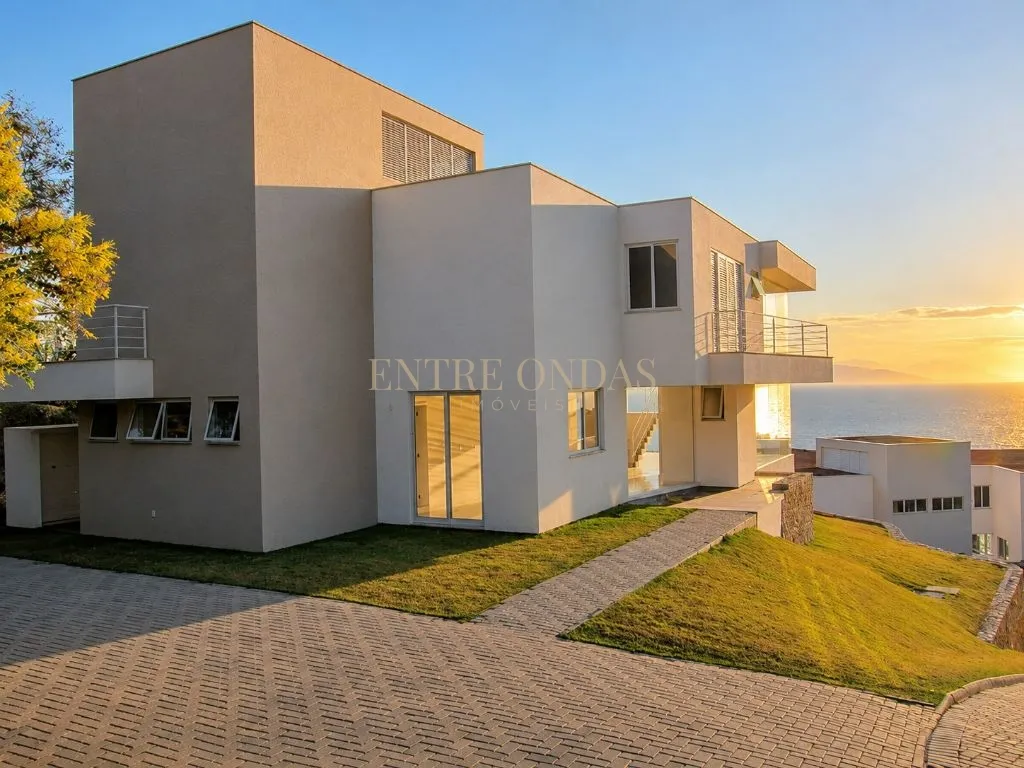 718 m² house with a water view and floor-to-ceiling windows — photo 15