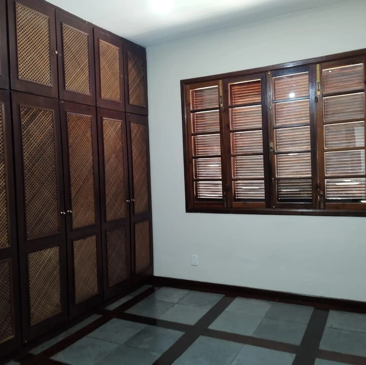 Casa térrea sem mobília com 4 quartos e 6 banheiros — photo 16