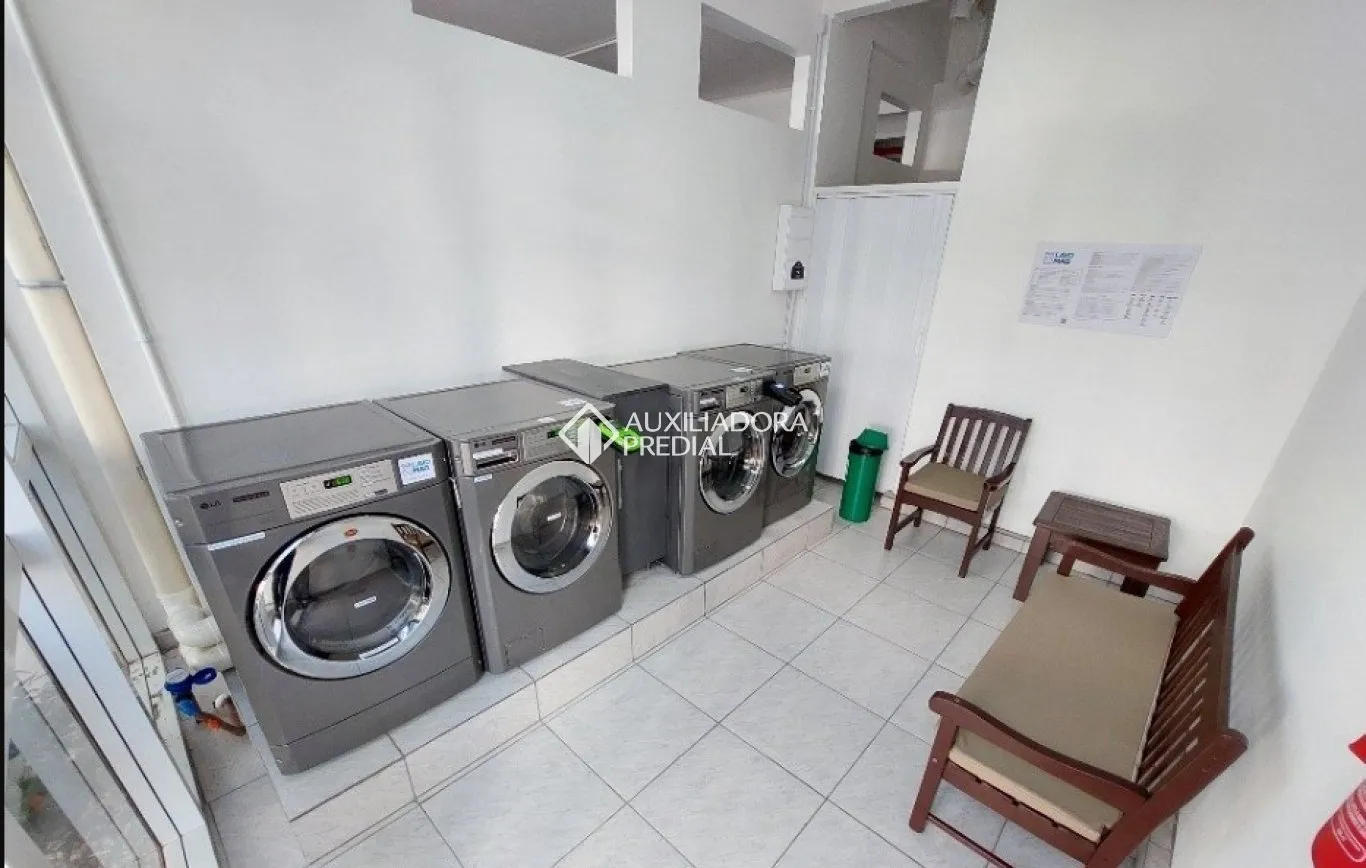 Apartment with open-plan kitchen and private garden — photo 4