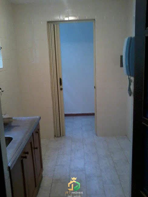 3-bedroom apartment with wood or laminate floors in Curitiba — photo 2