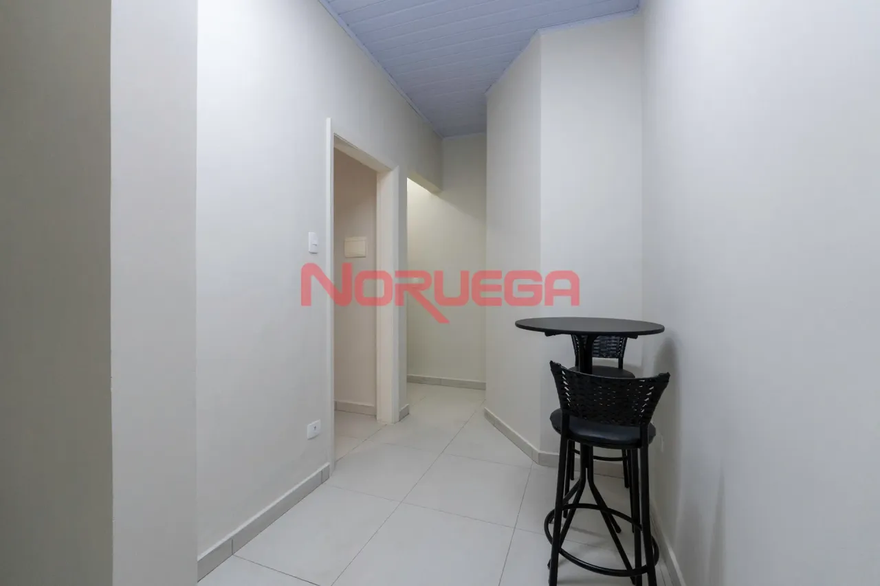 2-bedroom apartment with a glass-enclosed shower — photo 11
