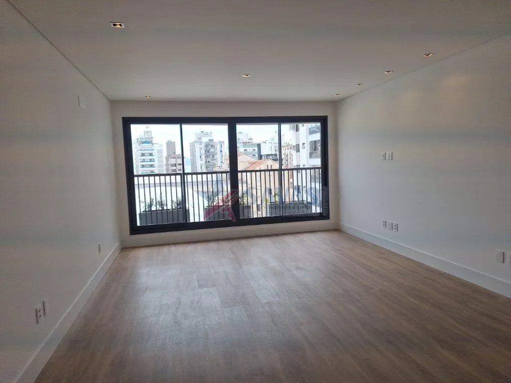 3-bedroom apartment in a building with a coworking space — photo 6