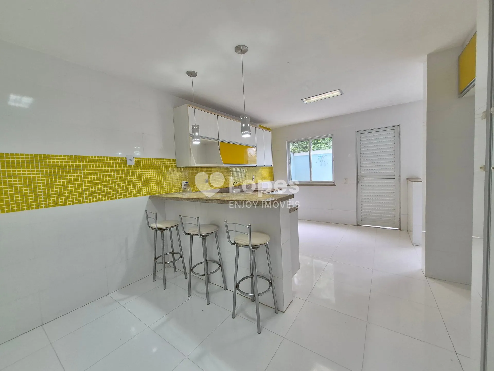 Будинок 247 м² з балконом із грилем та власним барбекю — photo 40