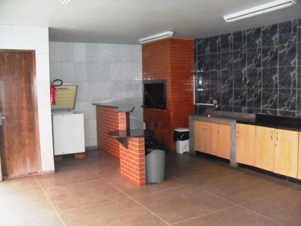 Apartamento com piso de madeira ou laminado, Centro — photo 15