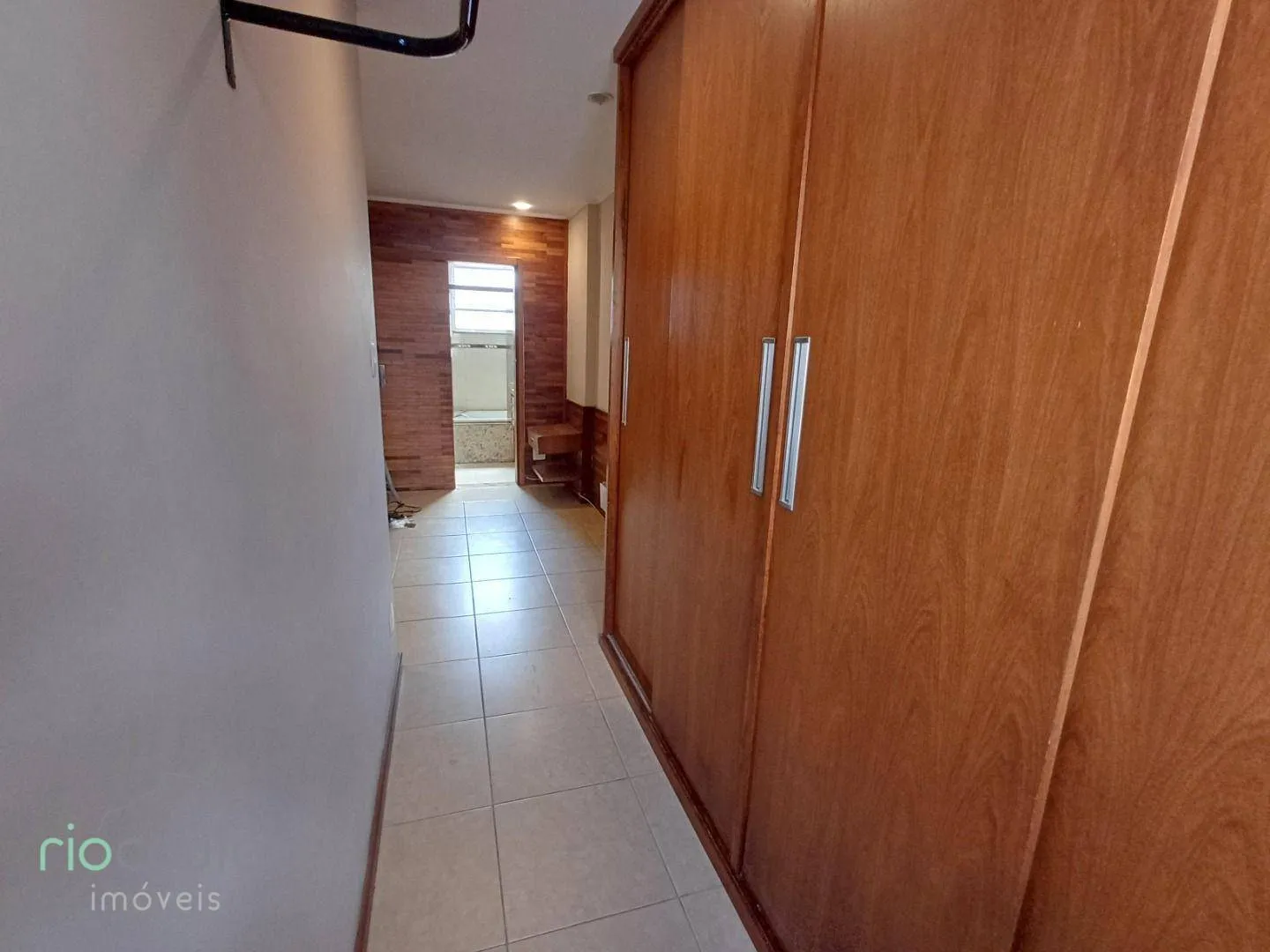 Apartment with 3 bedrooms and 2 bathrooms with a balcony — photo 34