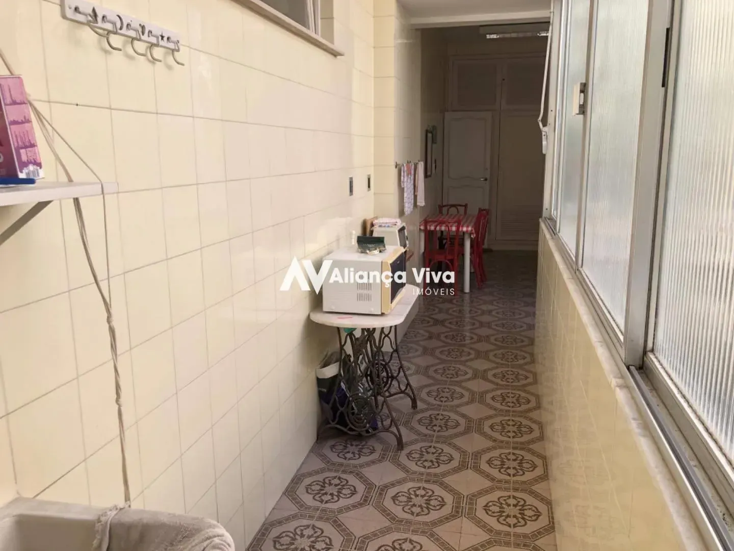 Top-floor apartment with 3 bedrooms and 3 bathrooms — photo 25
