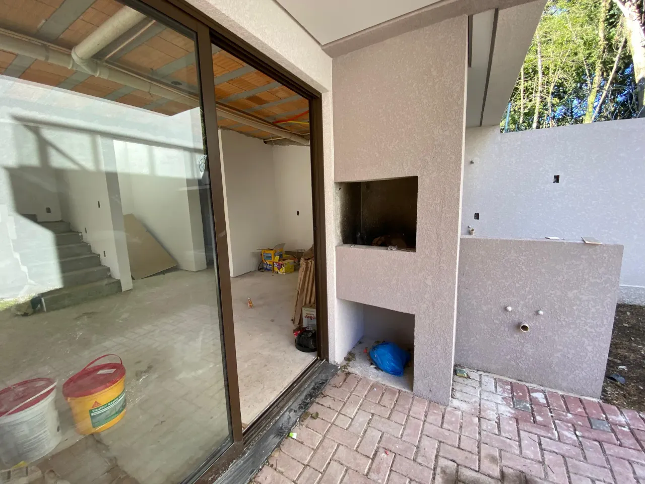 Casa com 3 quartos e 4 banheiros para locação, precisa de reforma — photo 7