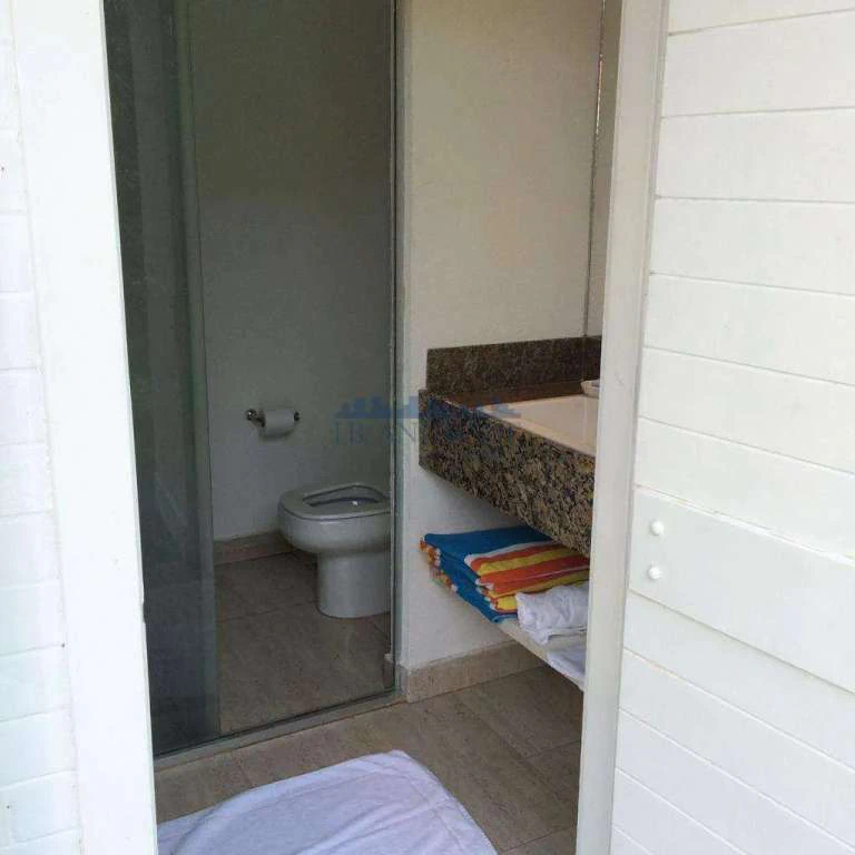 Furnished house with 4 bedrooms and 498 m², closed kitchen — photo 28