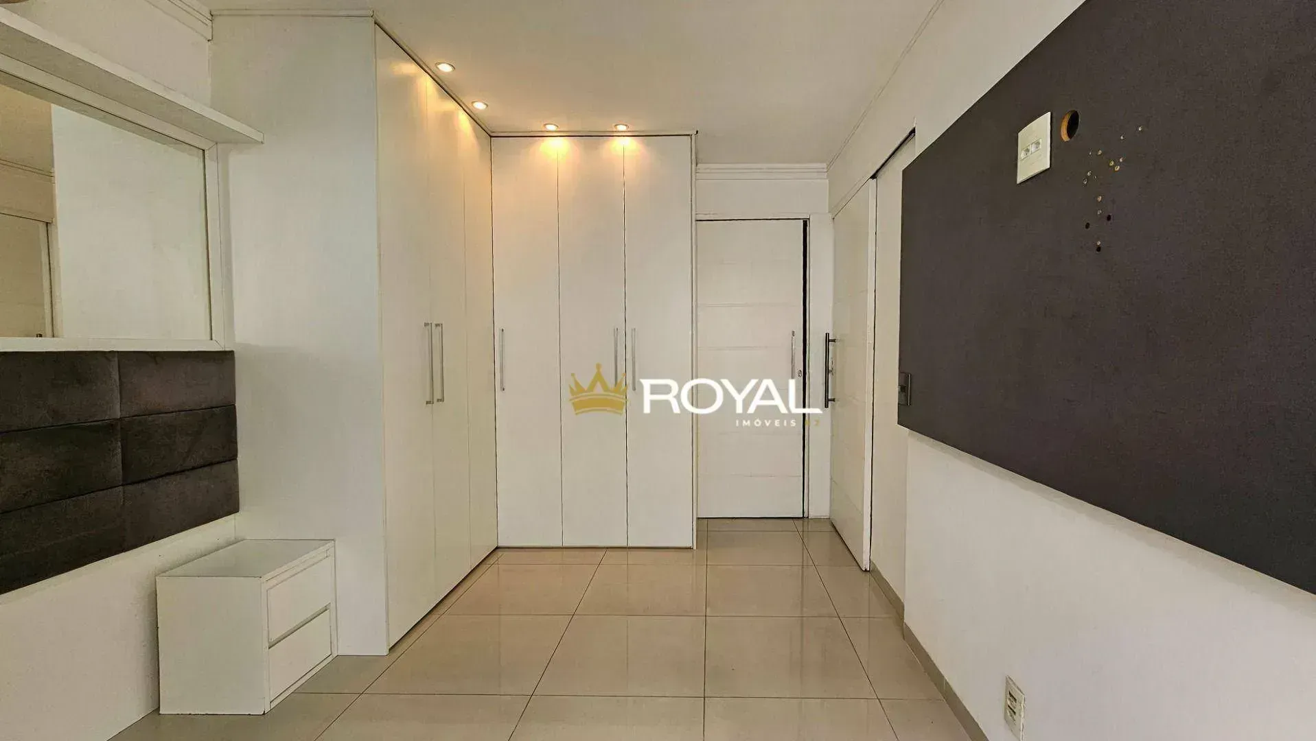 2-bedroom apartment with a glass-enclosed balcony — photo 31