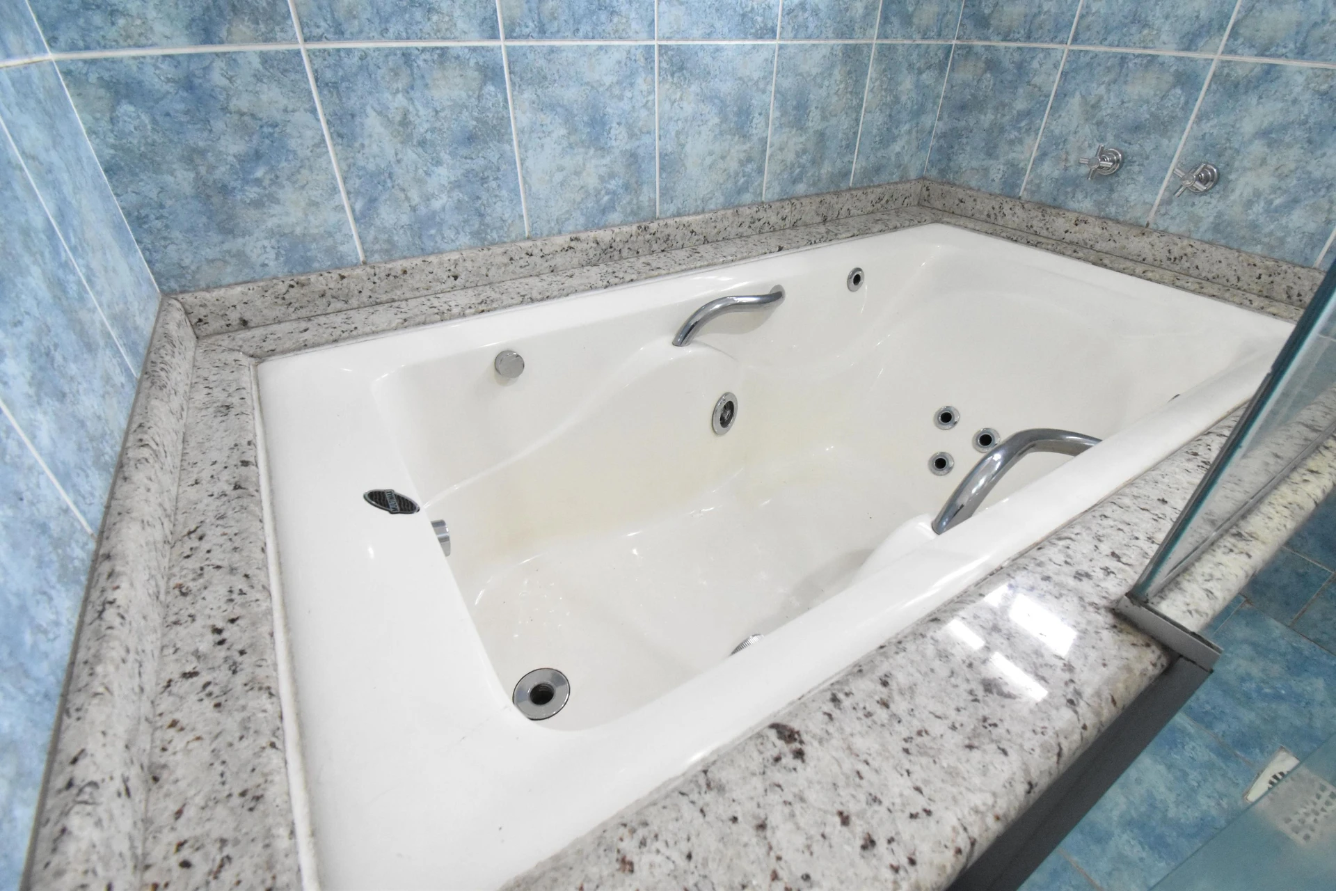 Будинок із 3 спальнями та джакузі — photo 37