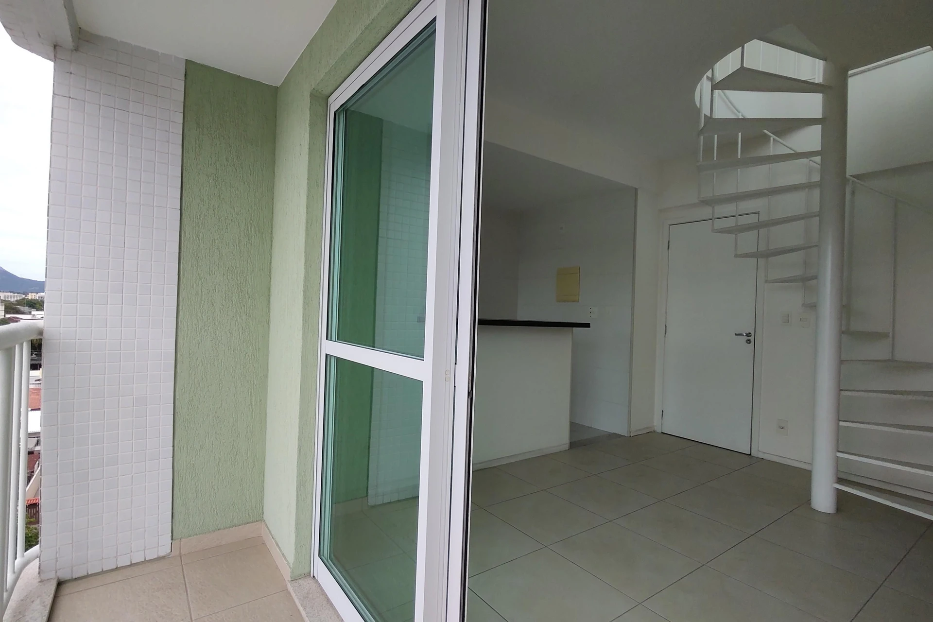Apartment with 2 bedrooms, balcony and 1 parking space — photo 18