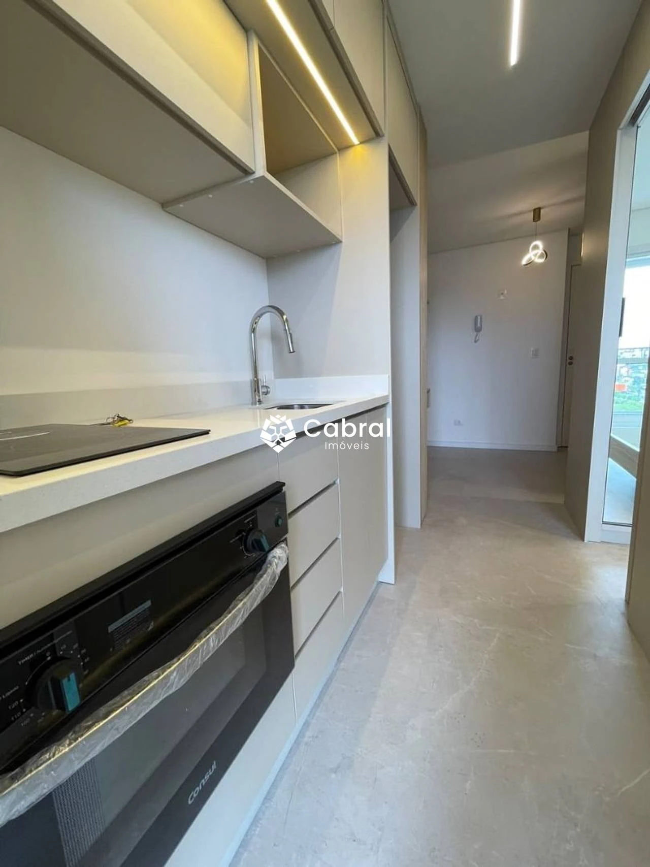 Furnished apartment, 34 m², with a glass-enclosed balcony — photo 7