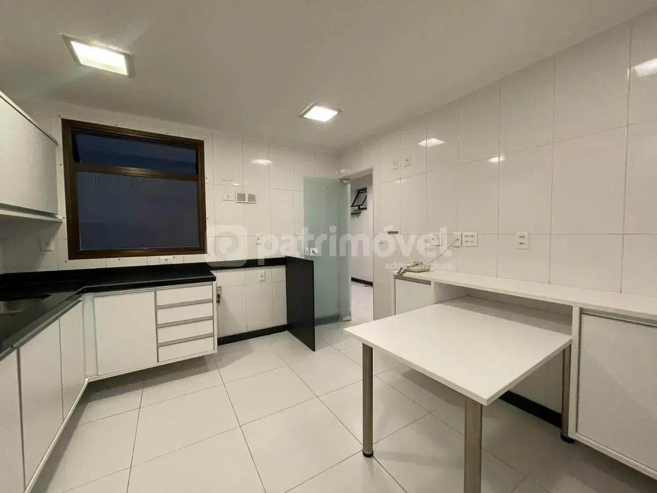 4-bedroom apartment with pool and 3 parking spaces — photo 32