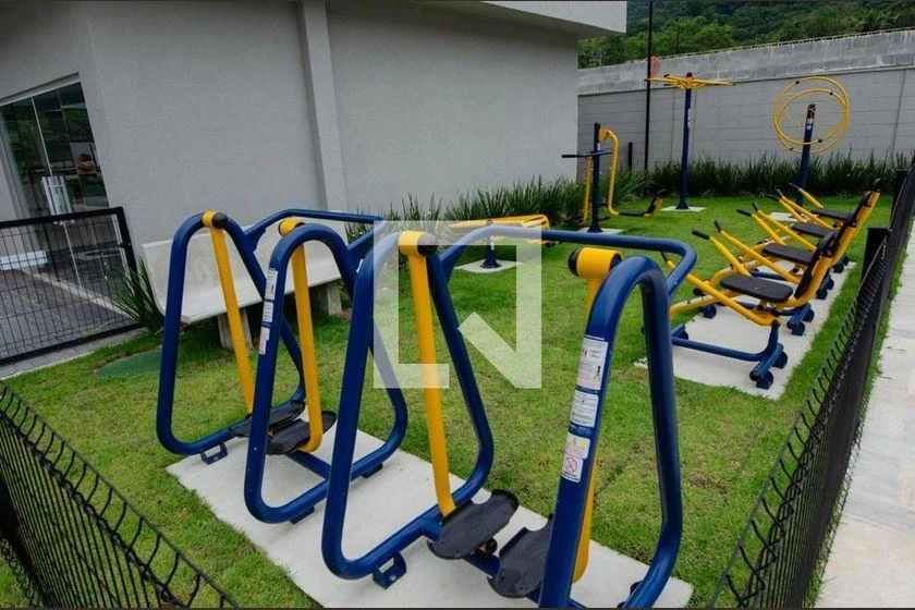 Apartamento mobiliado de 2 quartos em condomínio com piscina — photo 9