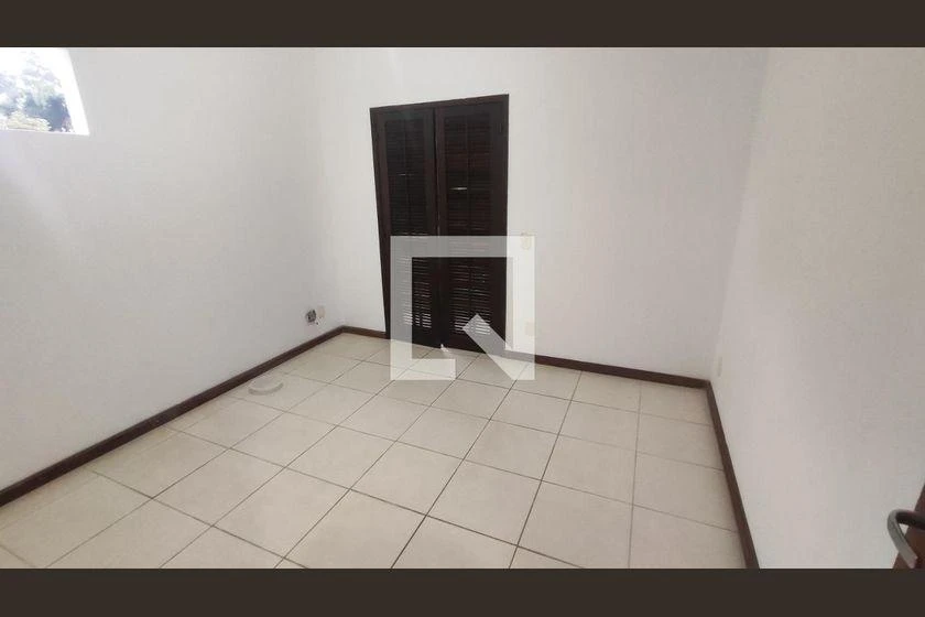 House with 3 bedrooms, 4 bathrooms and 360 m² — photo 43