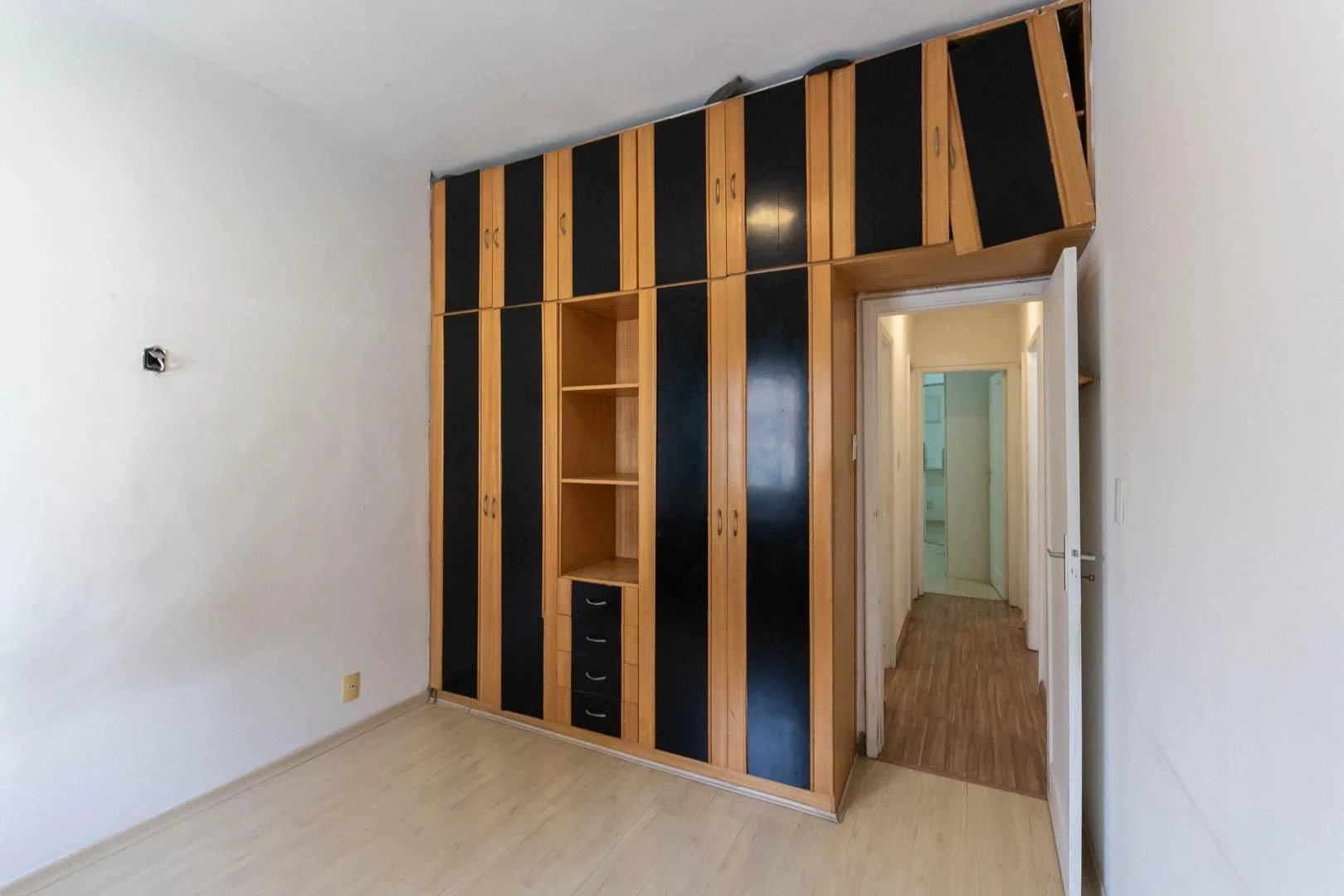 Home office in a 2-bedroom apartment, 90 m² — photo 10
