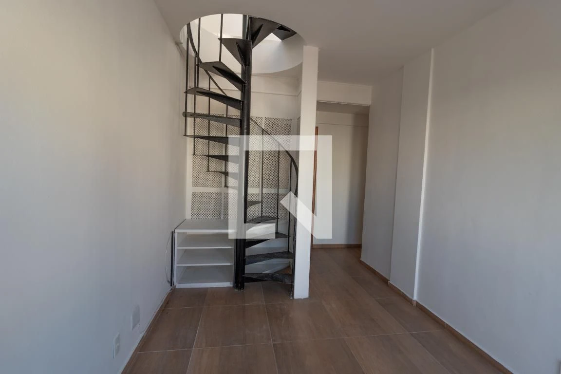 3-bedroom apartment in a building with a gym — photo 29