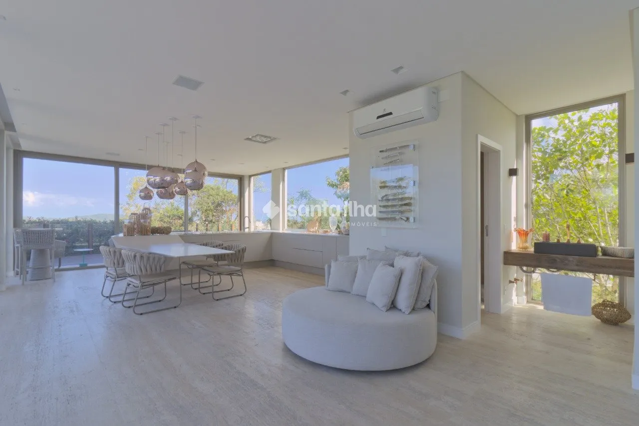House with 6 en-suite bedrooms and 8 bathrooms, 1350 m² — photo 26