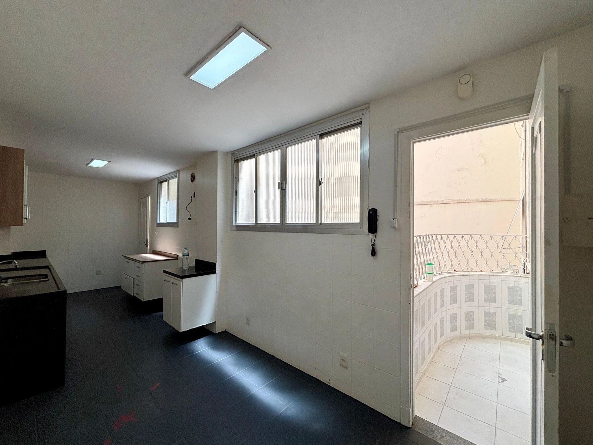 3-bedroom apartment with 2 bathrooms — photo 17