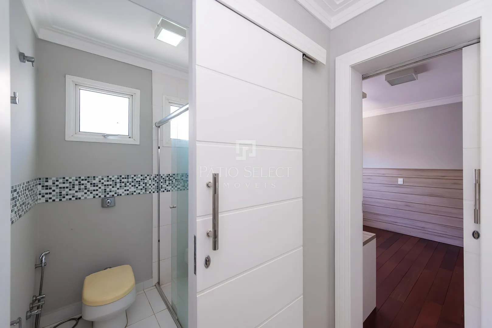 Furnished house, 305 m², with a bathtub — photo 136