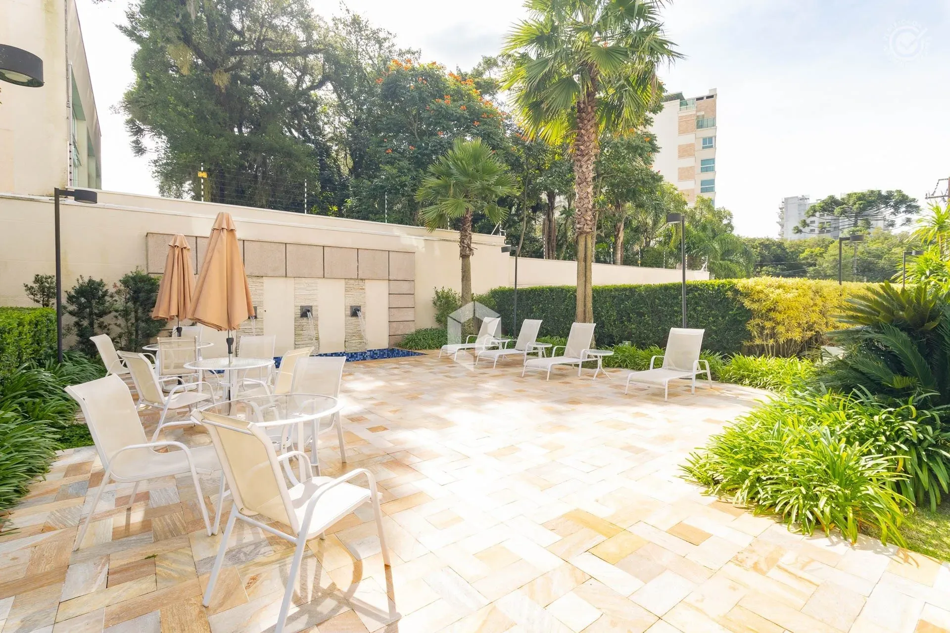 Furnished apartment with 3 en-suite bedrooms and 295 m² — photo 26