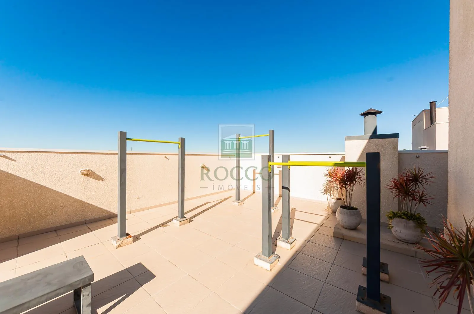 1-bedroom apartment with en-suite and 1 parking space — photo 32