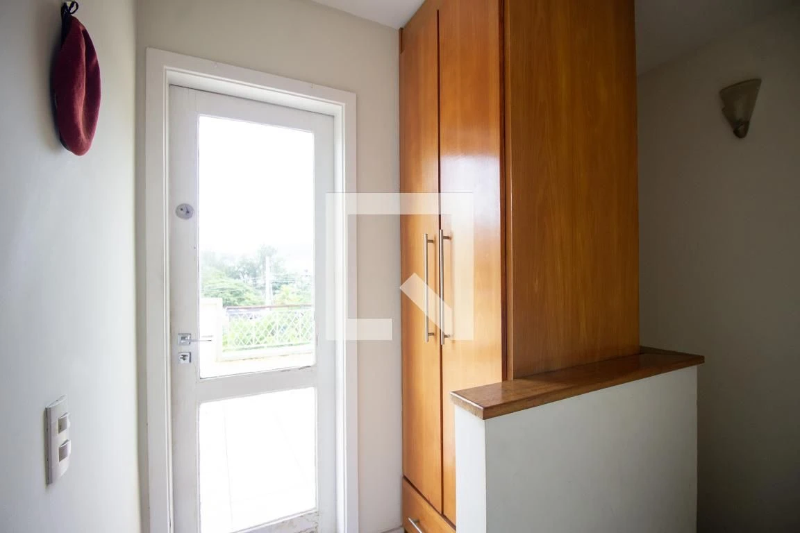 4-bedroom house with a walk-in closet in Rio de Janeiro — photo 44