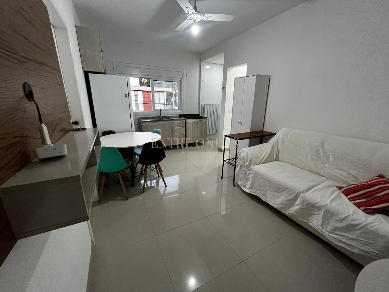Furnished 2-bedroom apartment with 3 bathrooms — photo 2