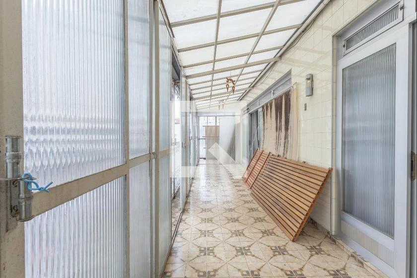 Apartamento com 4 quartos, cozinha com fogão a gás e varanda — photo 6