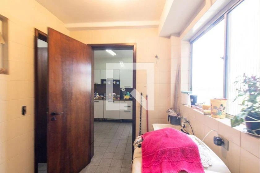 Apartment with 3 bedrooms and a balcony — photo 22