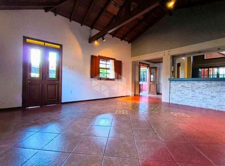 250 m² house with 4 bedrooms and built-in balcony grill — photo 6