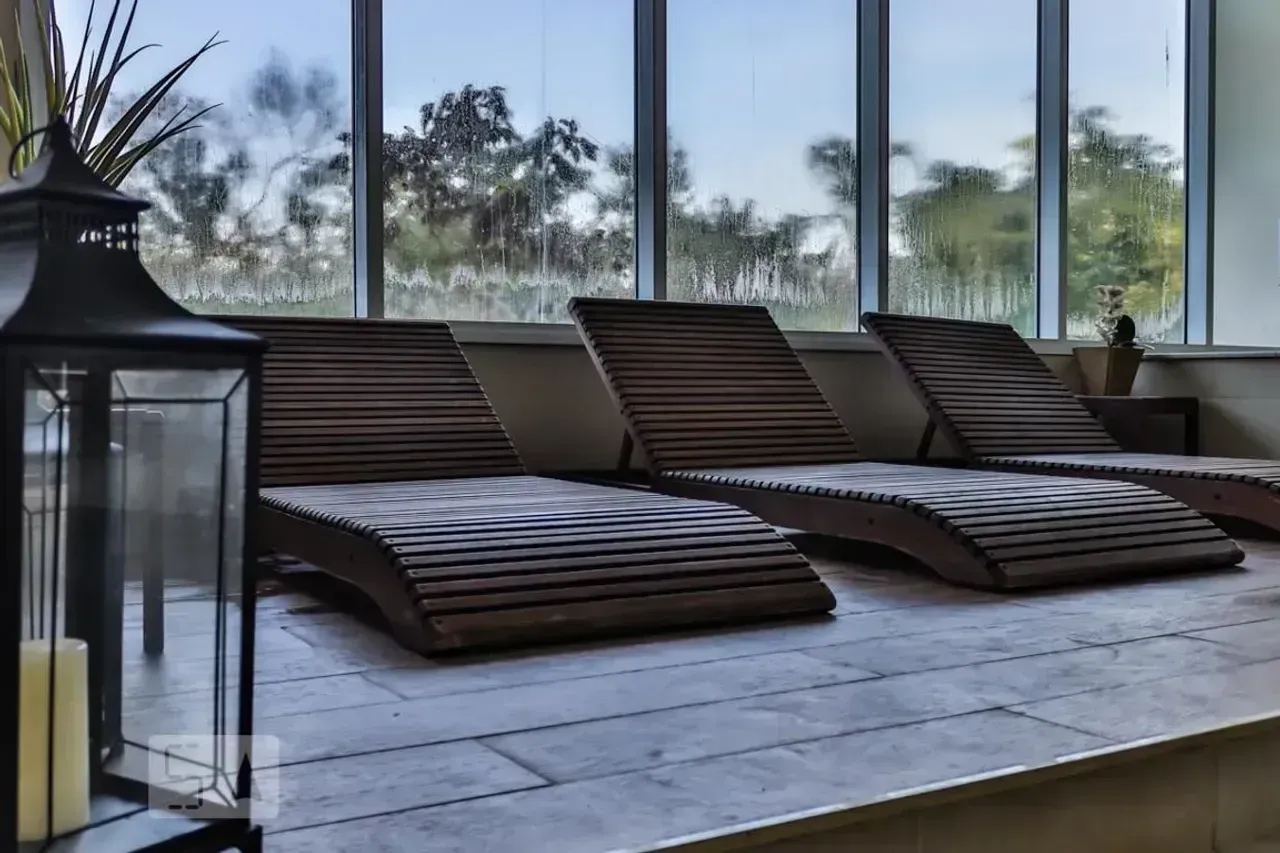 2-bedroom apartment with enclosed balcony and parking — photo 46