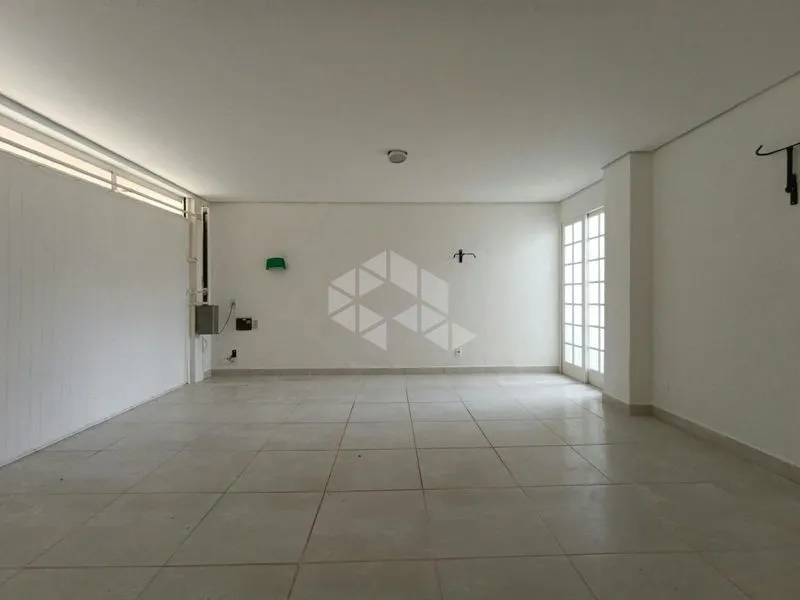 Furnished house, 222 m², with a bathtub — photo 35